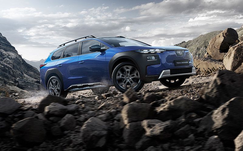 Subaru e-Outback in blue on rocky ground